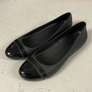 Crocs Cap Toe Black Patent Ballet Flats 202308 Women Size 9